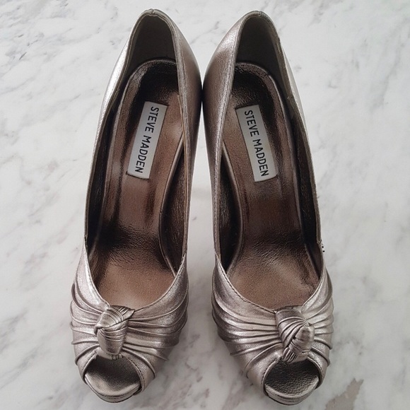 Steve Madden | Metallic Heels - Picture 2 of 7